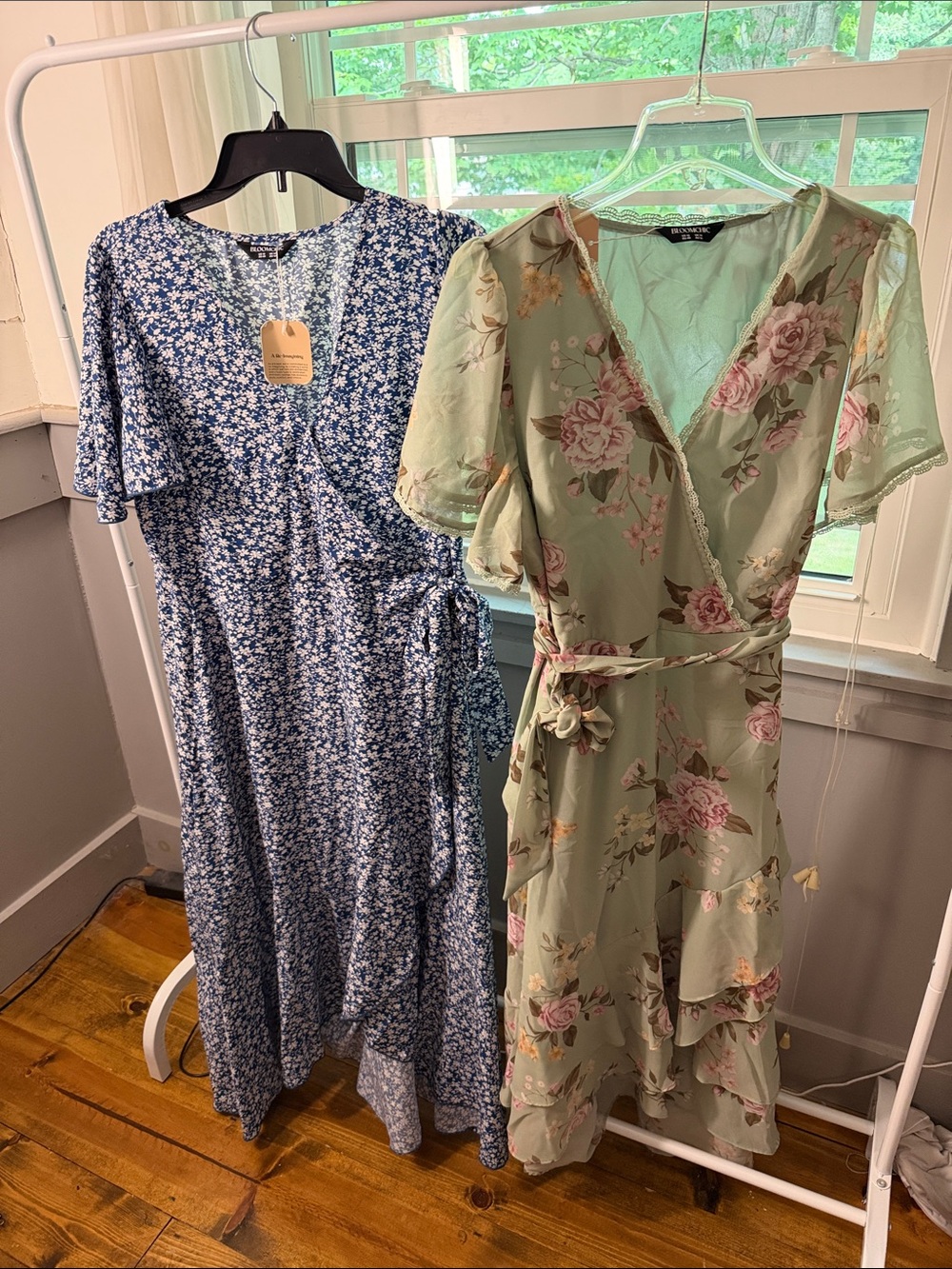 Floral Wrap Midi Dresses- size 10/M